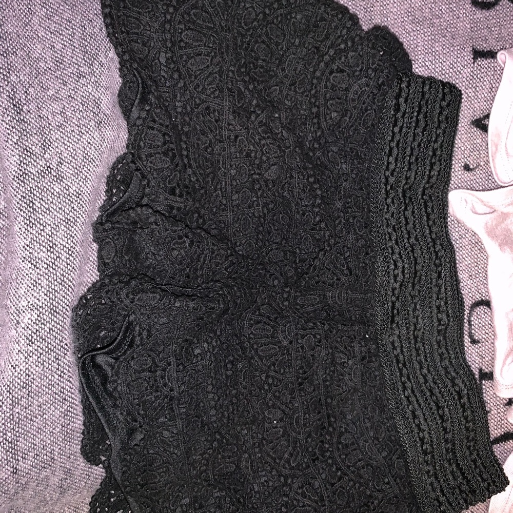 Shorts - Picture 2 of 3